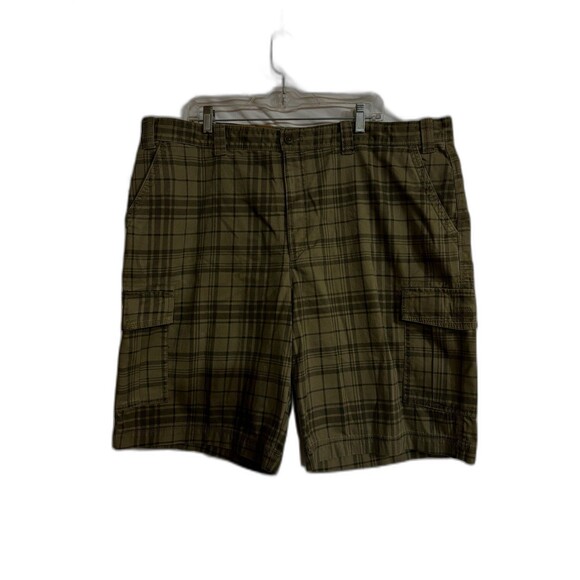 NWT Izod Men's 42" Flat Front 100% Cotton 6 Pocket Green Plaid Cargo Shorts - Picture 1 of 9